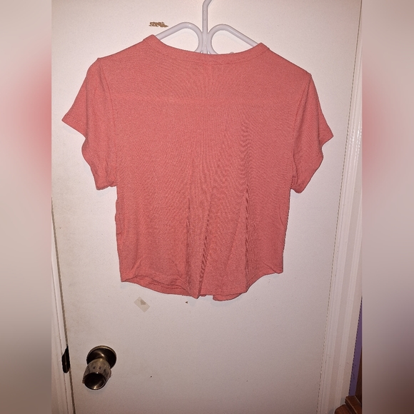 Old Navy pink short t-shirt - Picture 3 of 4